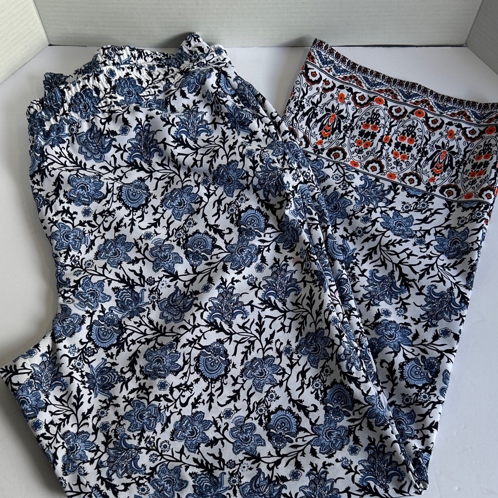 Talbots Pull On Pants Womens 14P White Blue Floral Preowned